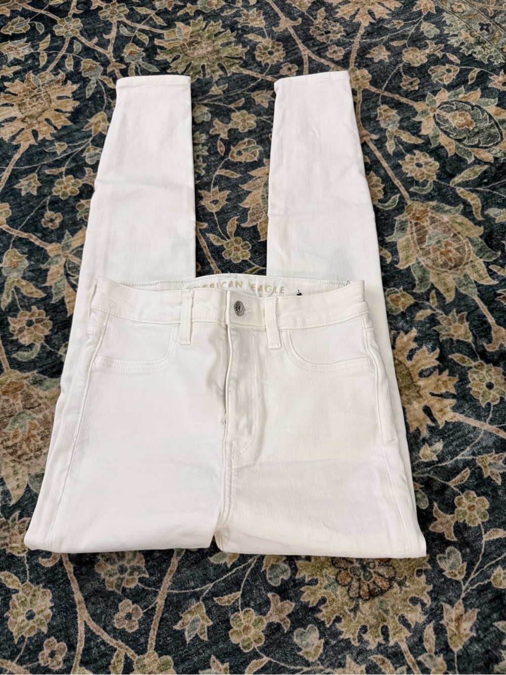 American Eagle Outfitters White Skinny High-Rise Jeans
